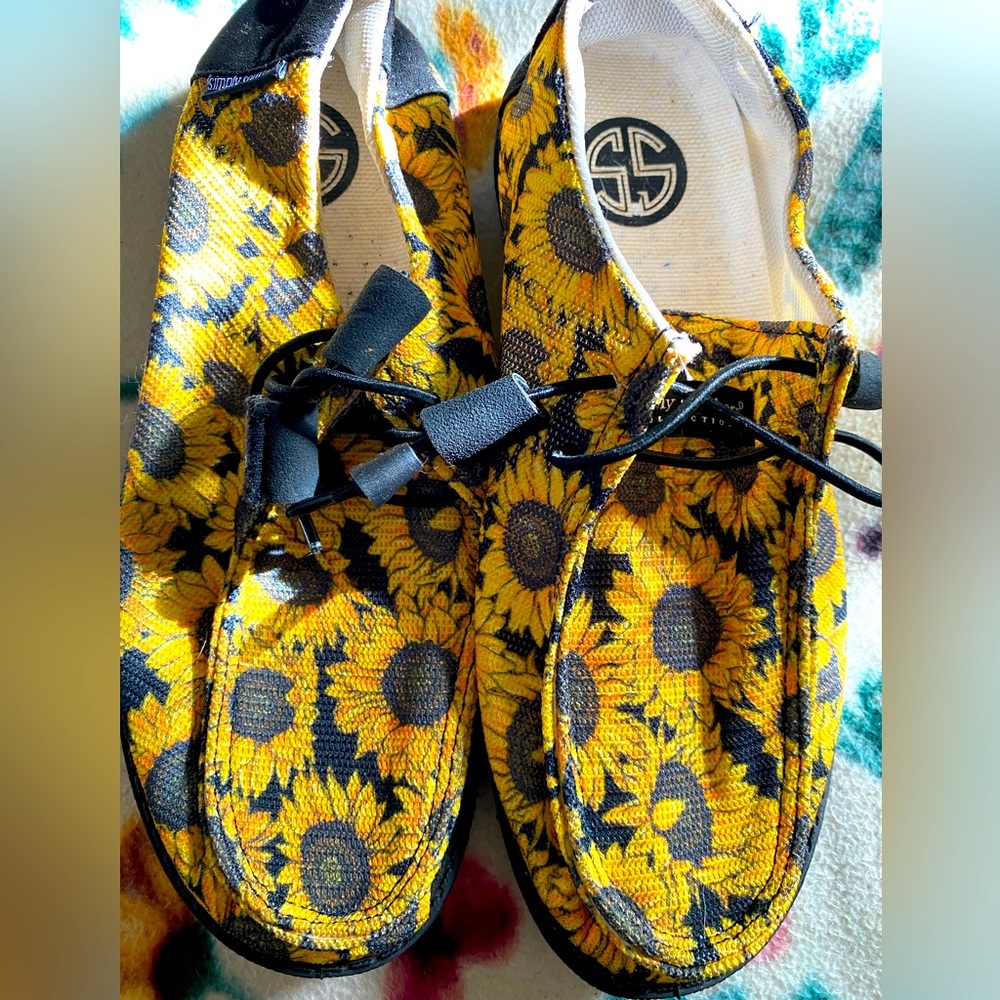 Simply southern collection, smoke free home, worn once, good condition, size 6